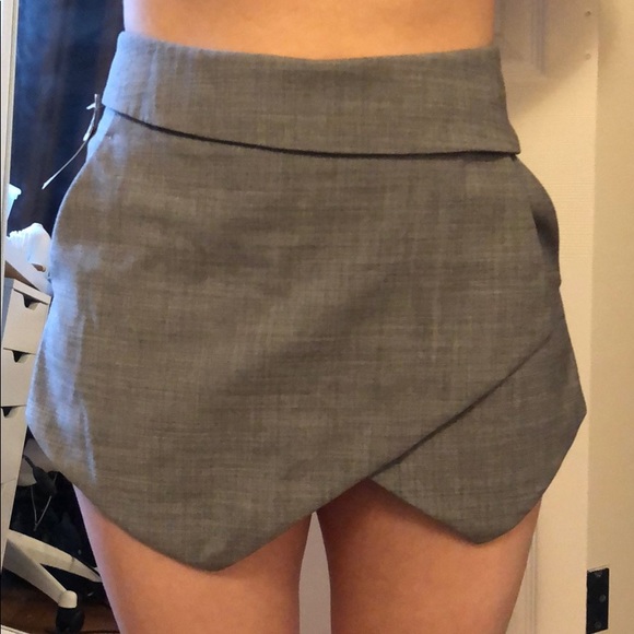Aritzia Pants - Gray Skort Aritzia Pants - Gray Skort